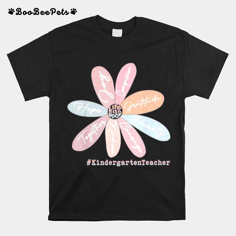 Kindergarten Teacher Back To School Retro Daisy Affirmations T-Shirt