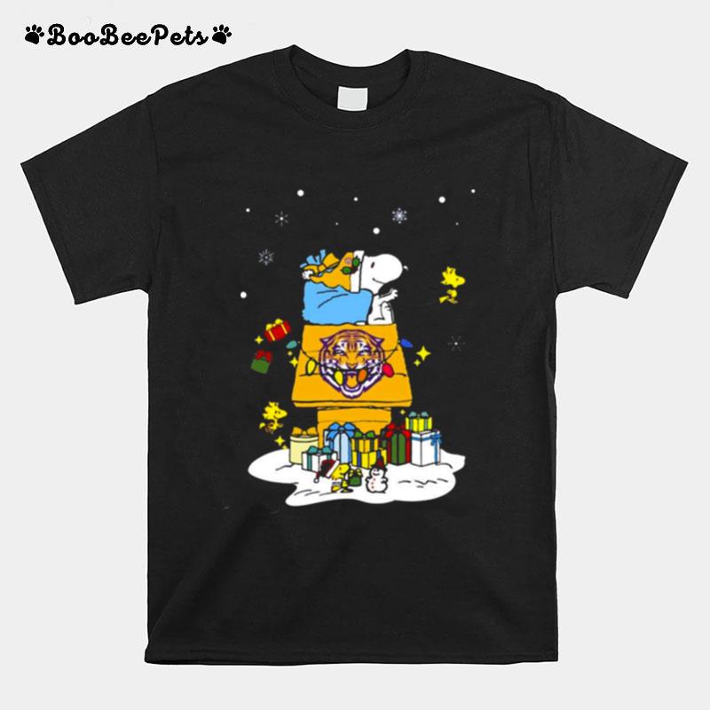 Lsu Tigers Santa Snoopy Wish You A Merry Christmas 2022 T-Shirt