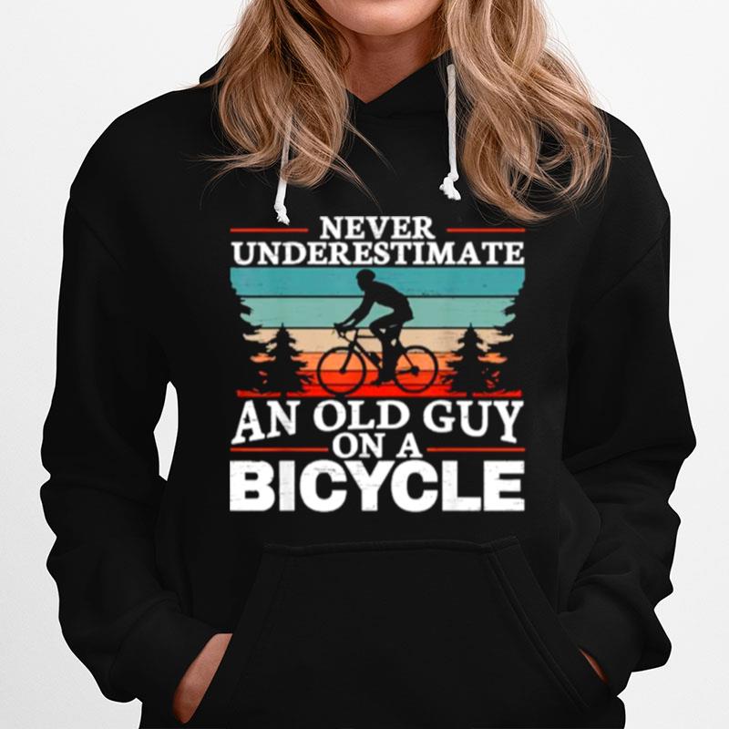 Never Underestimate An Old Guy On Cycling Man Vintage Hoodie