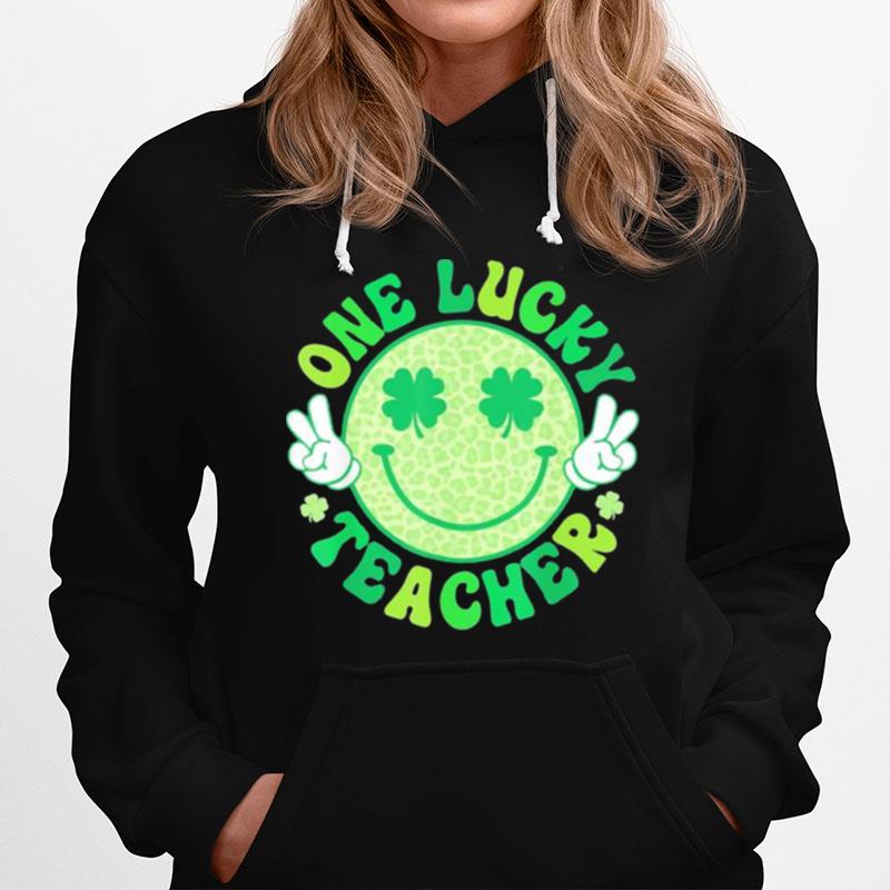 One Lucky Teacher Groovy Smile Face Patricks Day Shamrock 2023 Hoodie