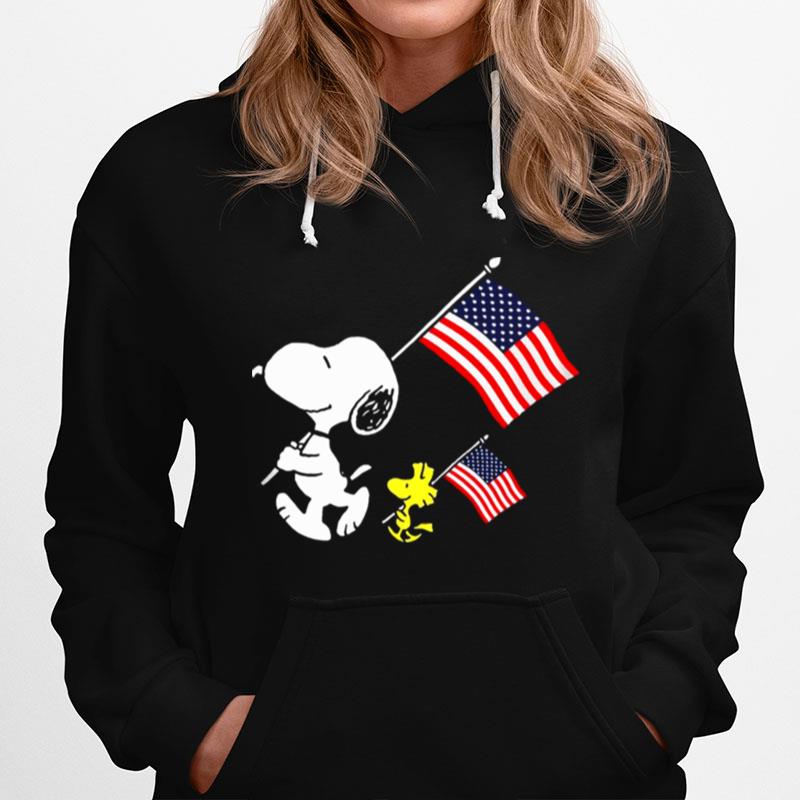 Snoopy And Woodstock Holding American Flag 4Th Of July Hoodie