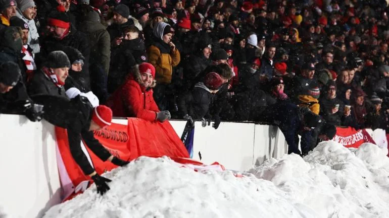 WATCH: Aberdeen Scores Spectacular Goal in Snow-Drenched Match, Plows and Snowballs Halt Play